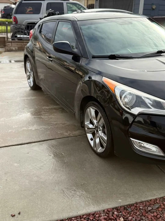 2013 Hyundai Veloster - Image 2 of 8