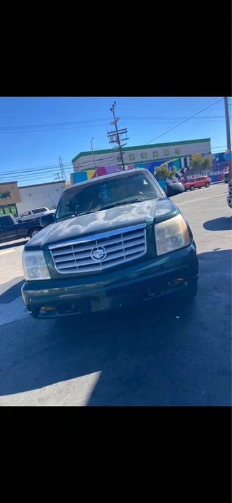 2002 Cadillac Escalade & EXT 2nd Gen - Image 3 of 7
