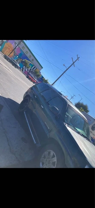 2002 Cadillac Escalade & EXT 2nd Gen - Image 2 of 7
