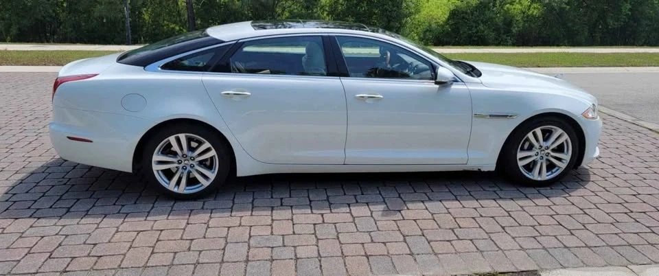 2011 Jaguar X351 XJ - Image 2 of 10
