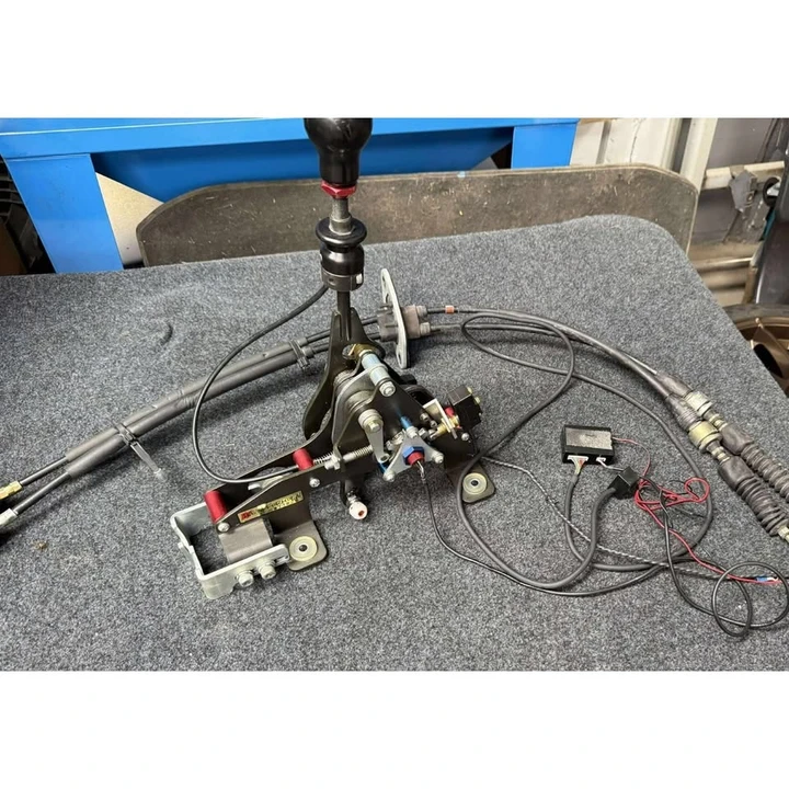 2001 Parts & Memorabilia Gearboxes - Image 2 of 6