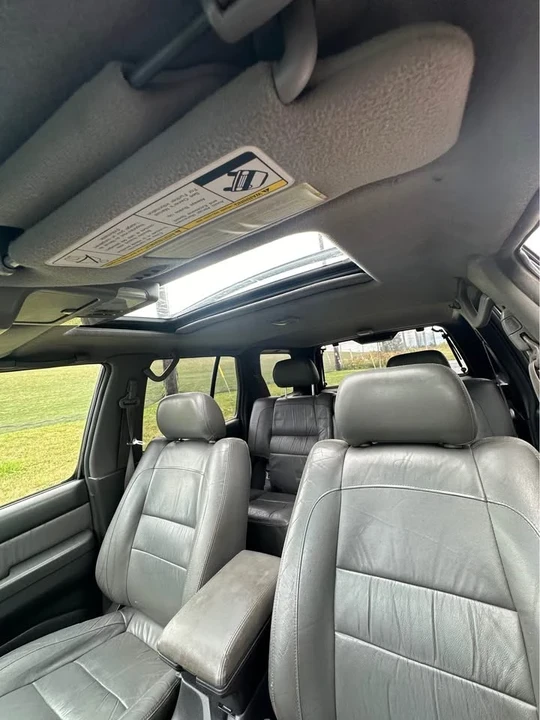2000 Infiniti QX4 - Image 4 of 10