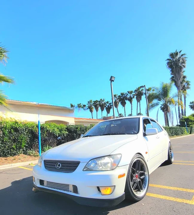 2001 Lexus IS 1st Gen - Image 2 of 19