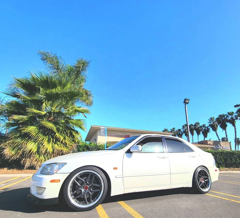 2001 Lexus IS 1st Gen - Image 4 of 19