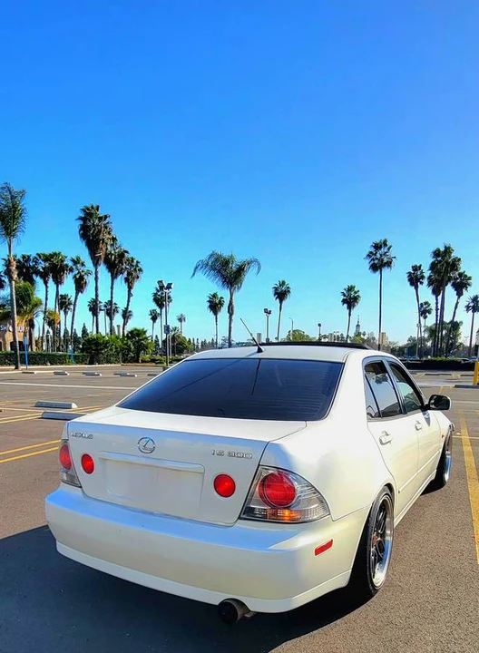 2001 Lexus IS 1st Gen - Image 6 of 19
