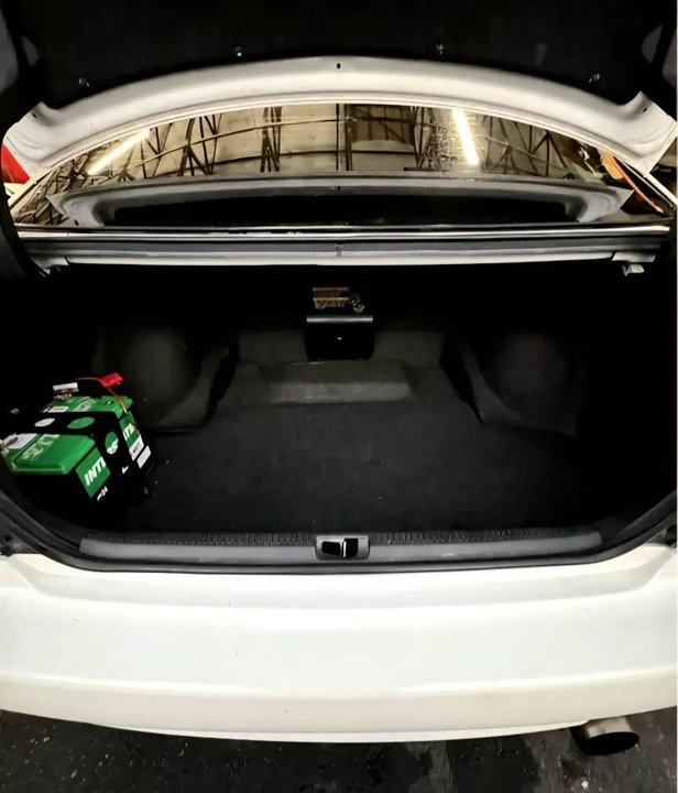 2001 Lexus IS 1st Gen - Image 13 of 19