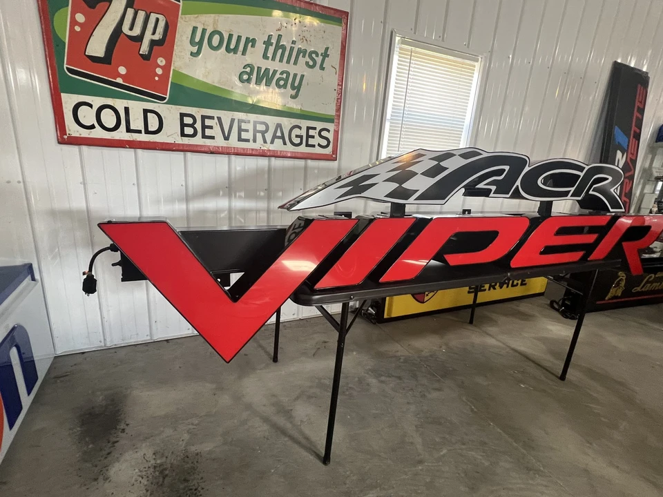 Dodge Viper - Image 7 of 14