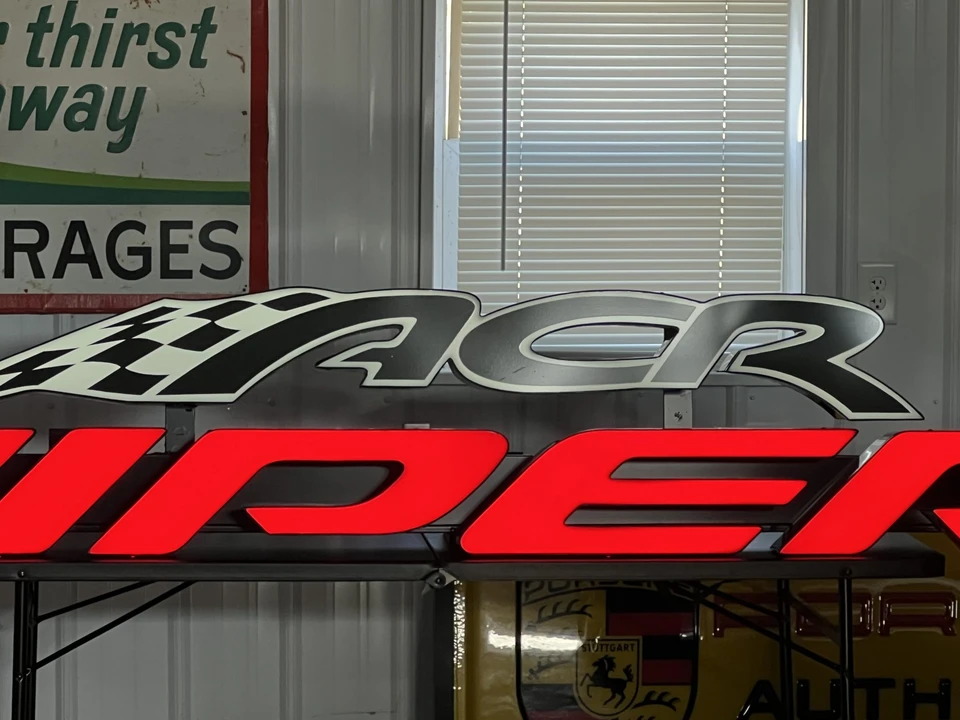 Dodge Viper - Image 5 of 14