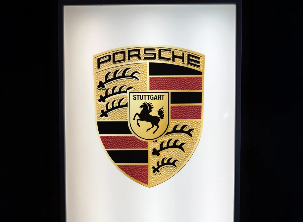 Porsche - Image 7 of 16
