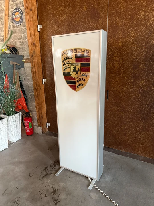 Porsche - Image 12 of 16