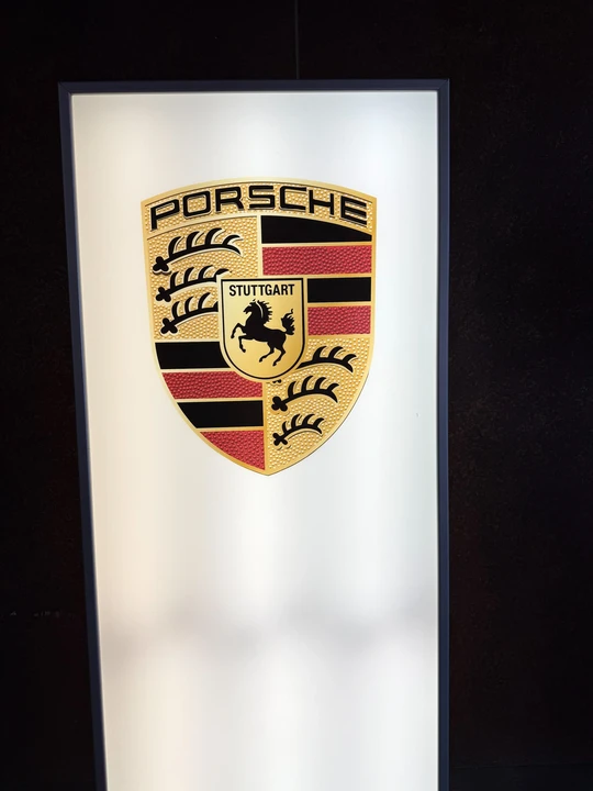 Porsche - Image 5 of 16