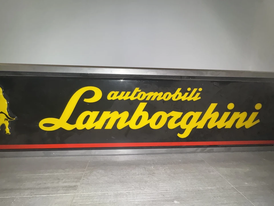 Lamborghini - Image 5 of 16