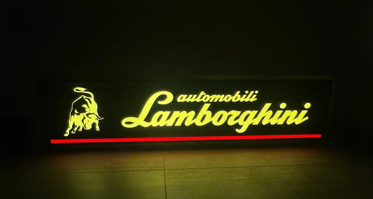 Lamborghini - Image 2 of 16