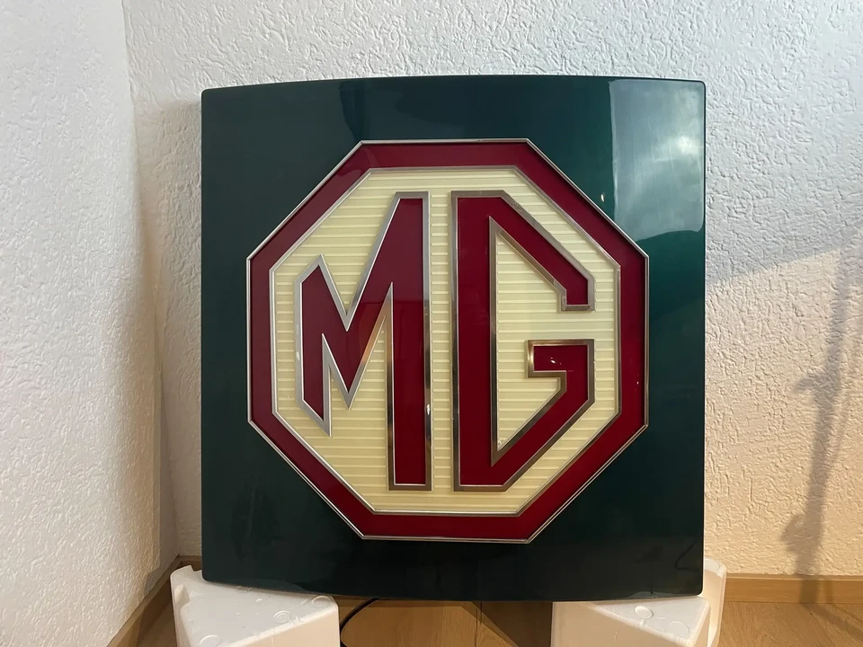 MG - Image 8 of 17