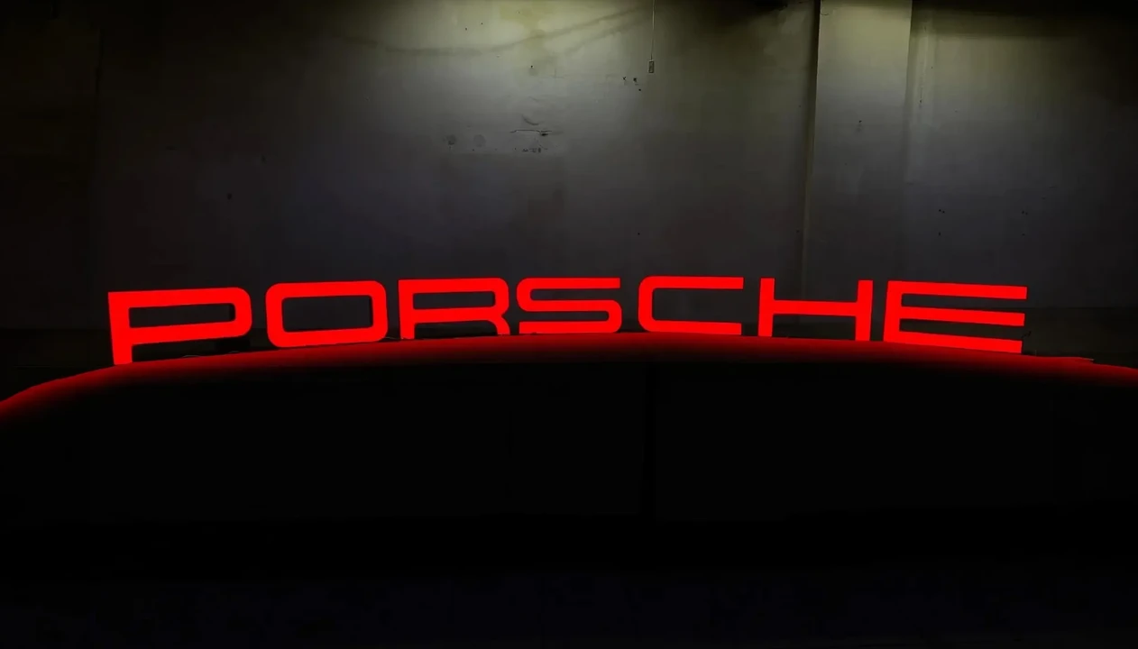 Porsche - Image 2 of 15