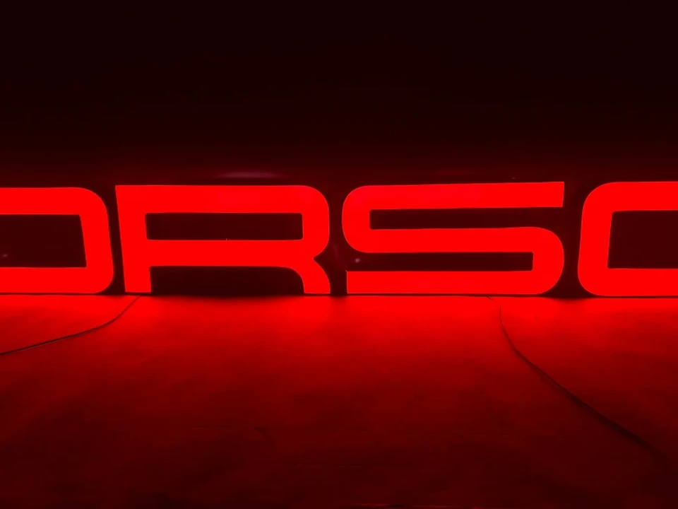 Porsche - Image 5 of 19