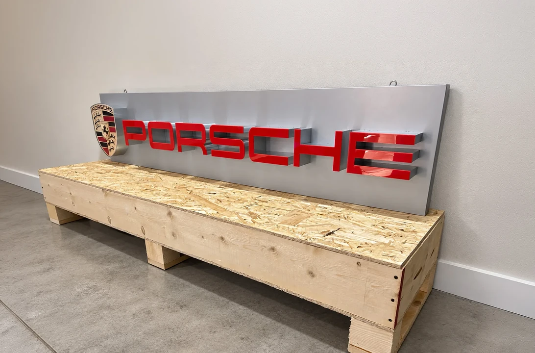 Porsche - Image 2 of 11
