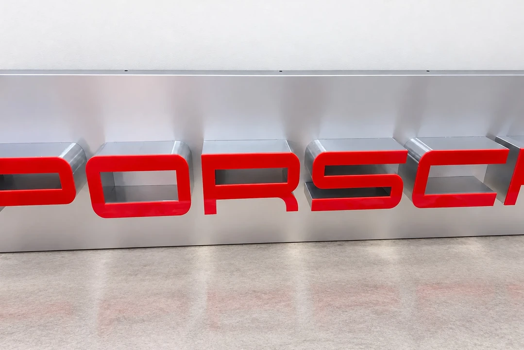 Porsche - Image 8 of 11