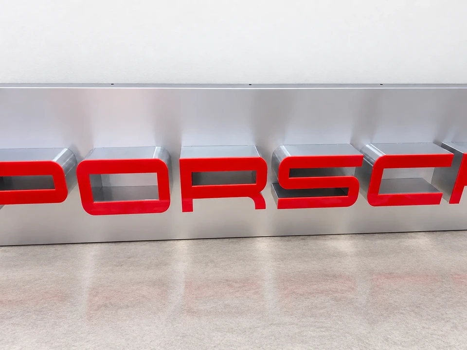 Porsche - Image 9 of 11