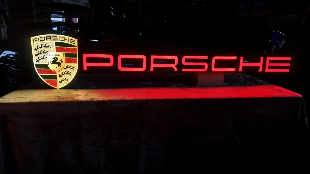 Porsche - Image 3 of 17
