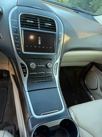 2018 Lincoln MKX - Image 18 of 21
