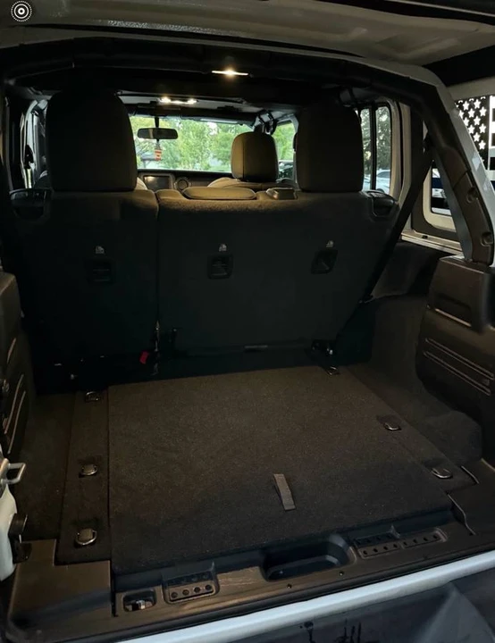 2020 Jeep JL Wrangler - Image 13 of 18