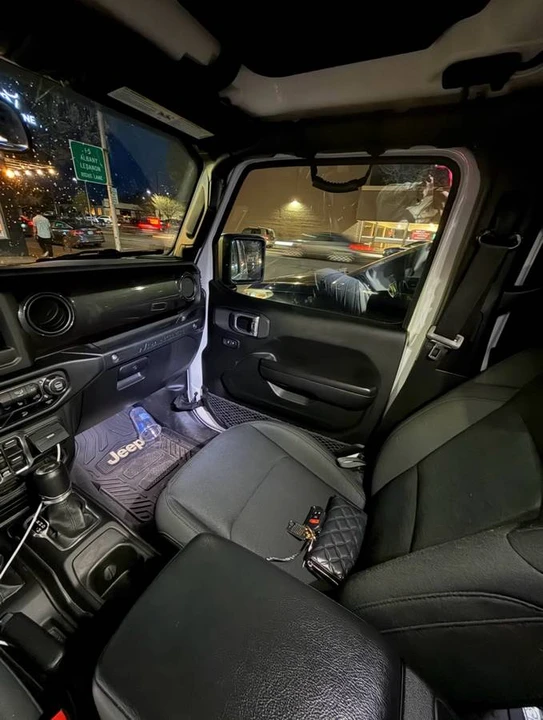 2020 Jeep JL Wrangler - Image 16 of 18