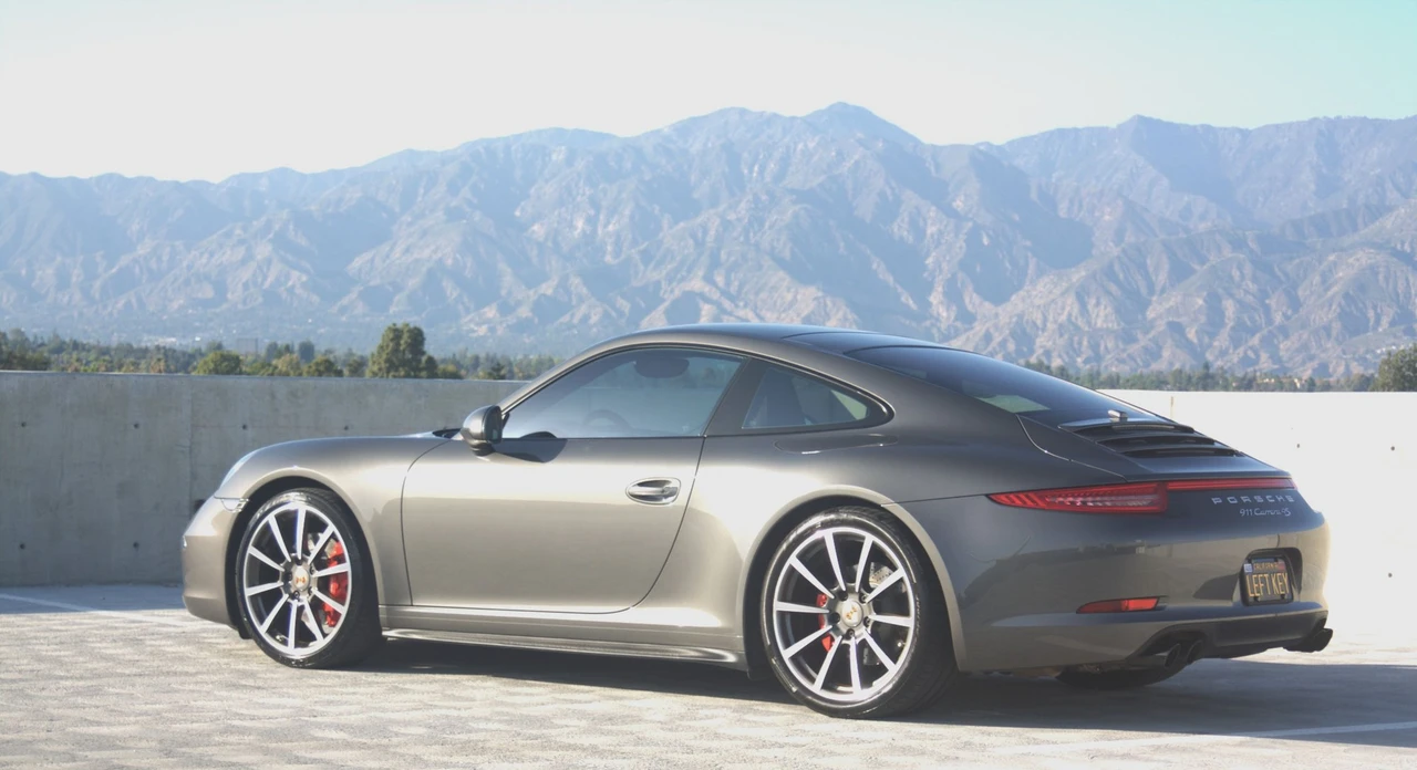 2013 Porsche 991 Carrera 4S - Image 2 of 31