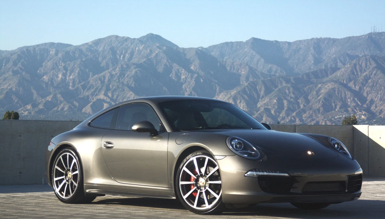2013 Porsche 991 Carrera 4S - Image 10 of 31