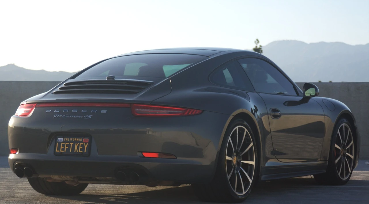 2013 Porsche 991 Carrera 4S - Image 25 of 31