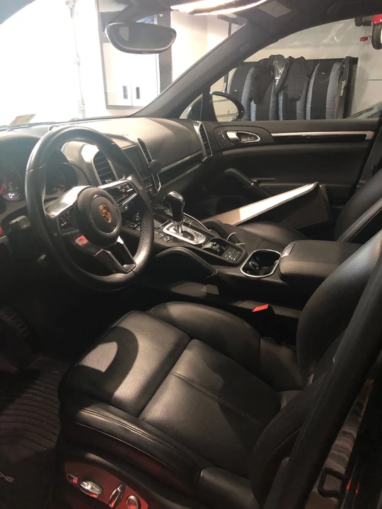 2016 Porsche 958 Cayenne - Image 5 of 10