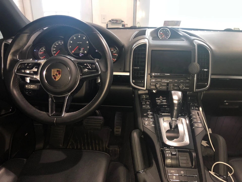 2016 Porsche 958 Cayenne - Image 8 of 10
