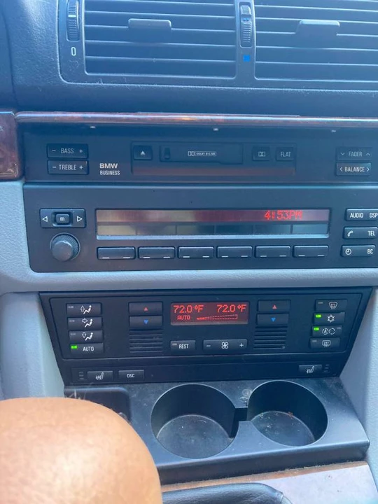 2000 BMW E39 540i - Image 9 of 21