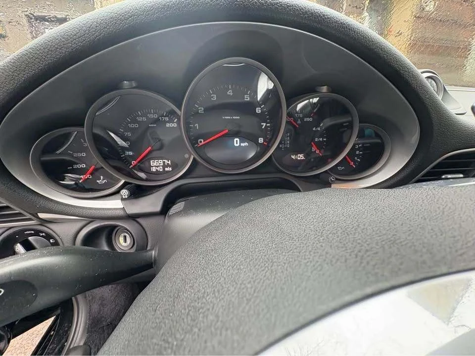 2010 Porsche 997 Carrera - Image 9 of 14