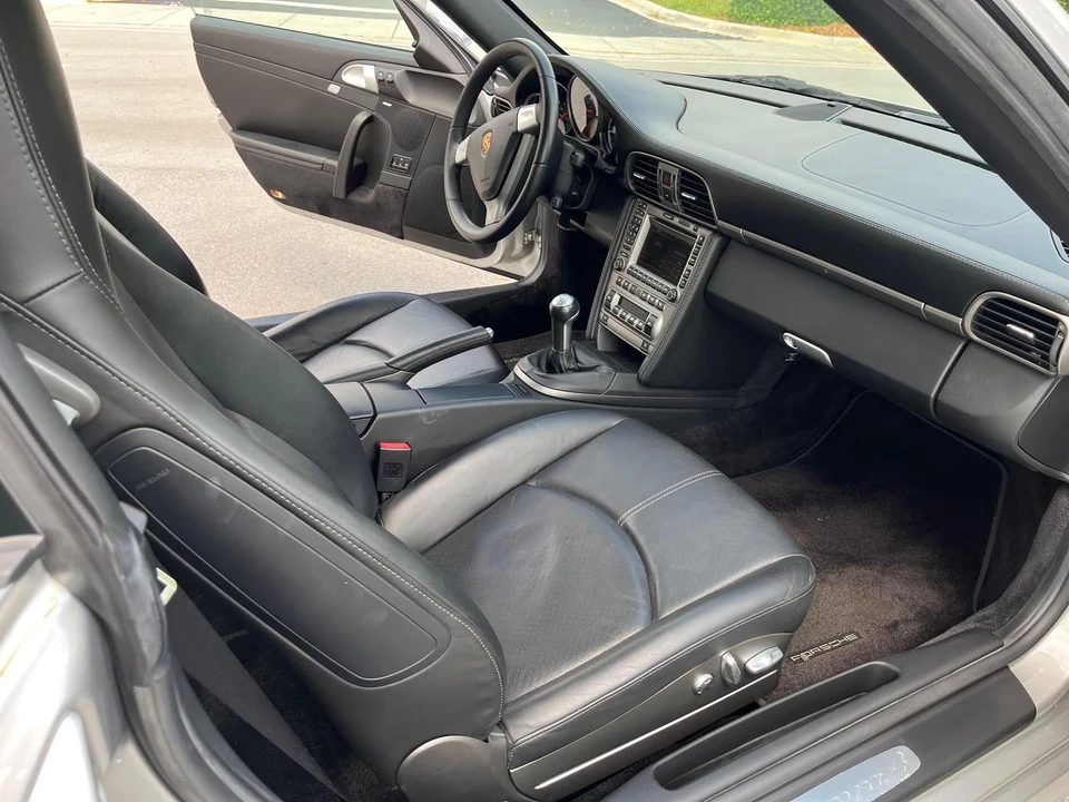 2006 Porsche 997 Carrera 4 - Image 17 of 18