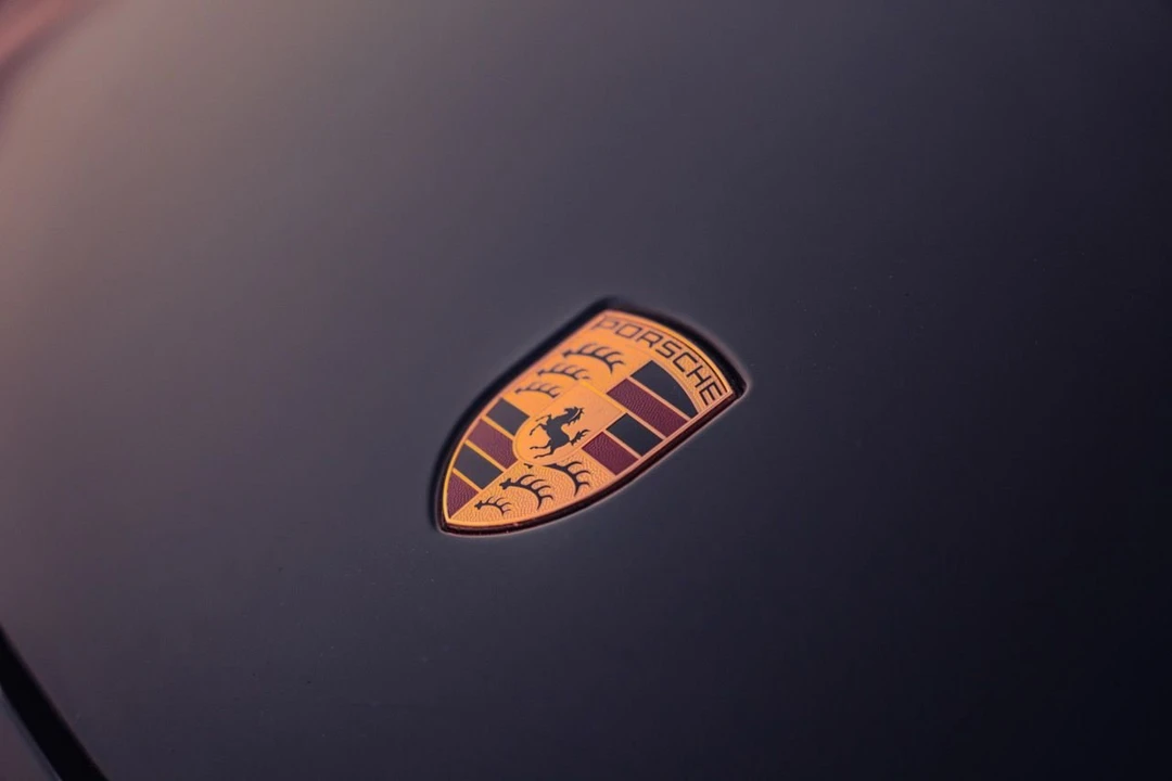 2016 Porsche 958 Cayenne S - Image 14 of 31