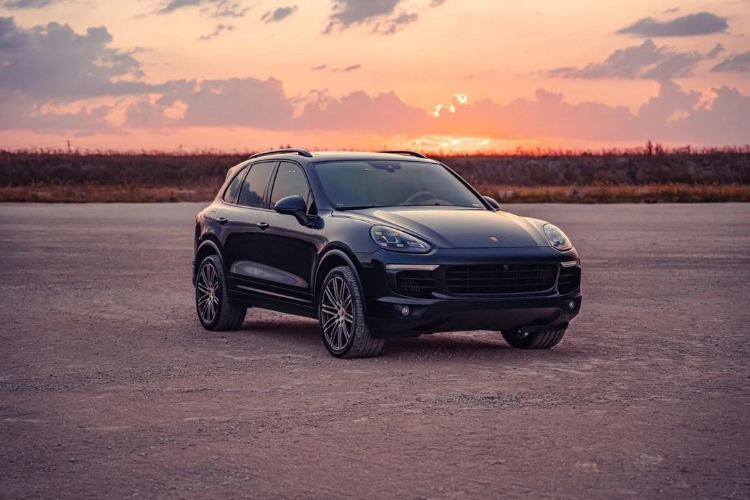 2016 Porsche 958 Cayenne S - Image 2 of 31
