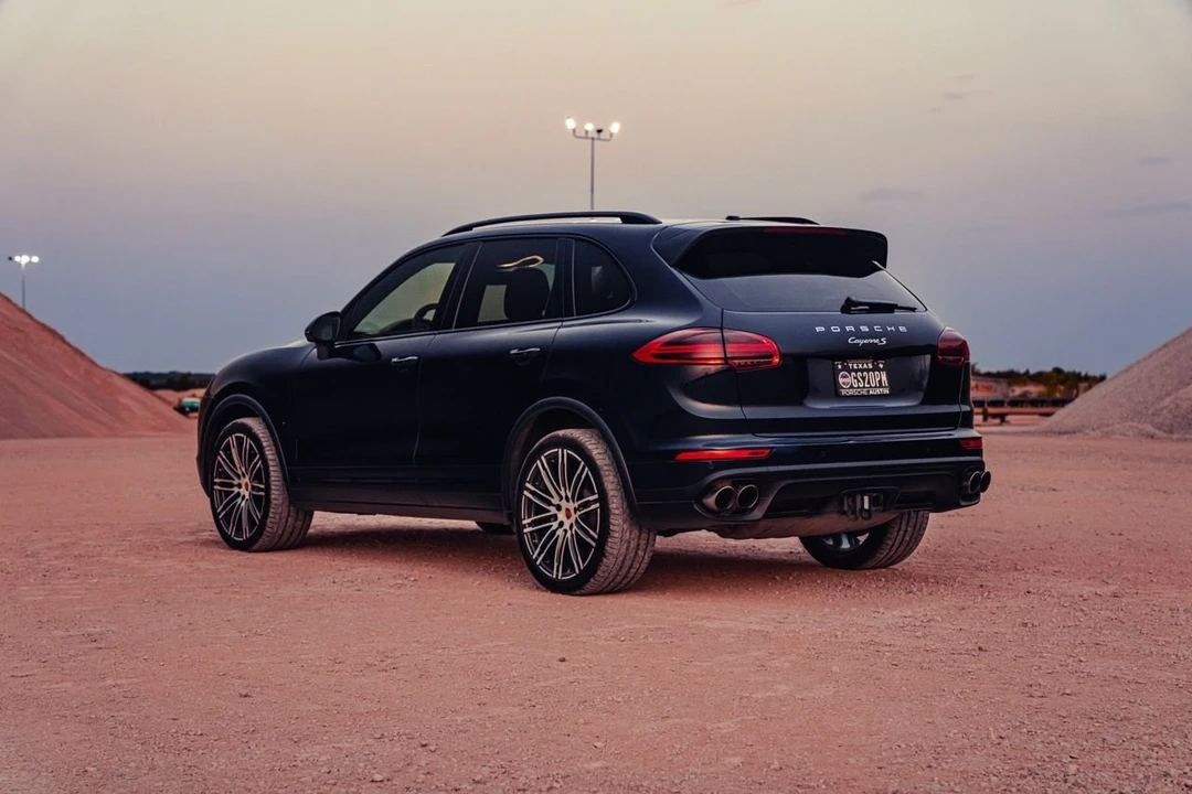 2016 Porsche 958 Cayenne S - Image 7 of 31