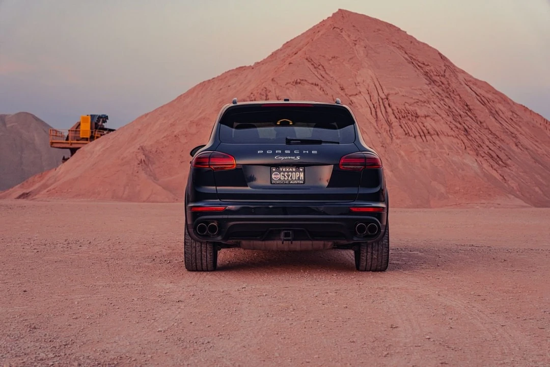 2016 Porsche 958 Cayenne S - Image 8 of 31