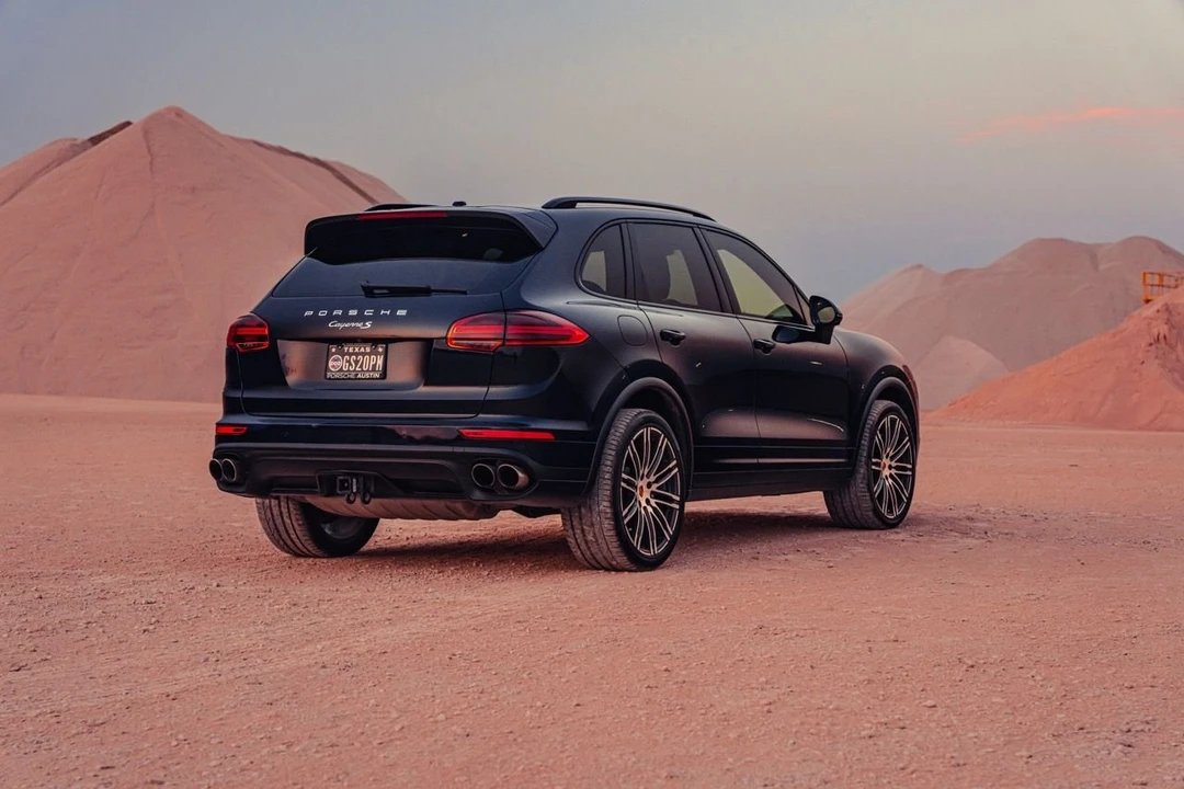 2016 Porsche 958 Cayenne S - Image 9 of 31
