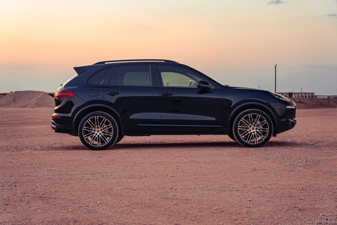 2016 Porsche 958 Cayenne S - Image 10 of 31