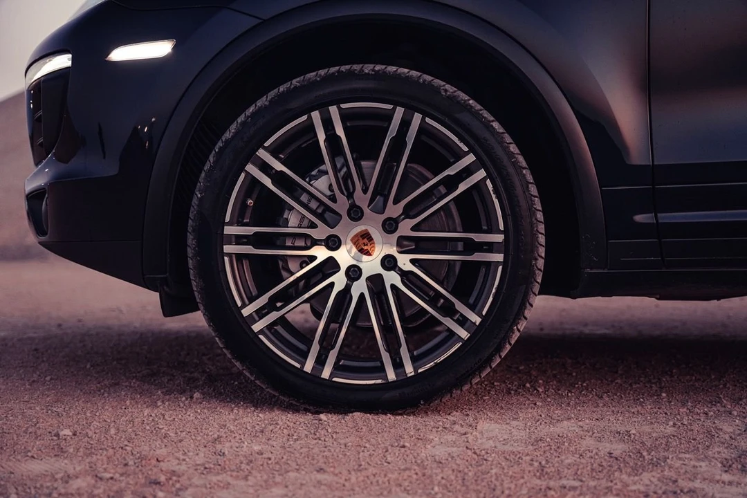2016 Porsche 958 Cayenne S - Image 18 of 31