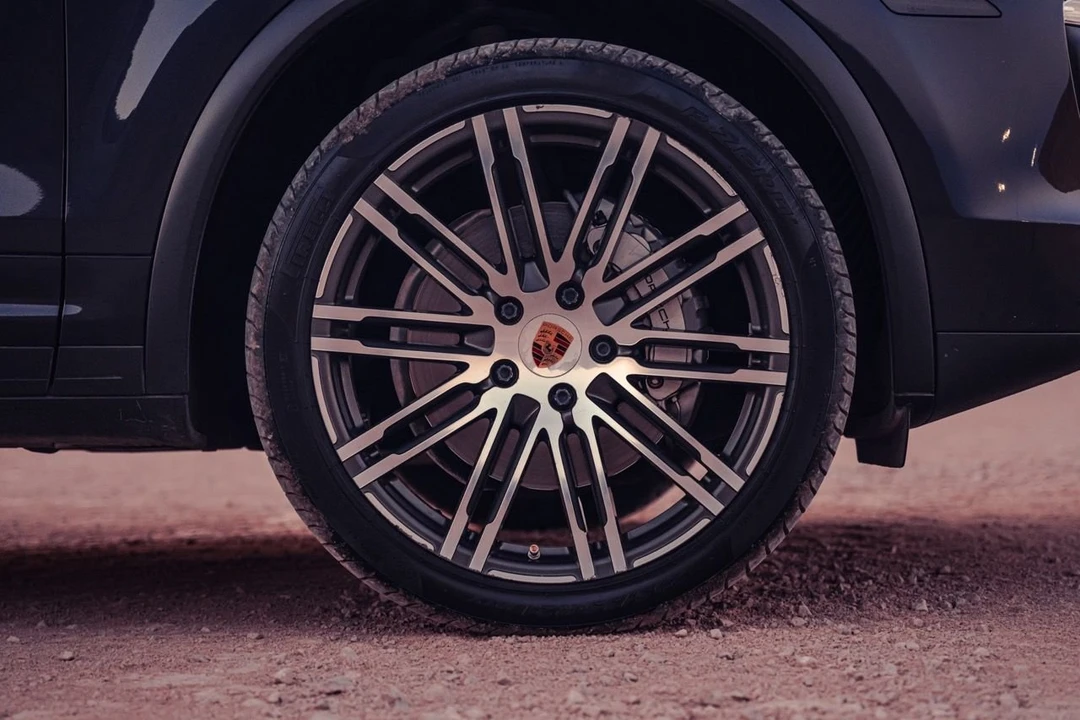 2016 Porsche 958 Cayenne S - Image 21 of 31