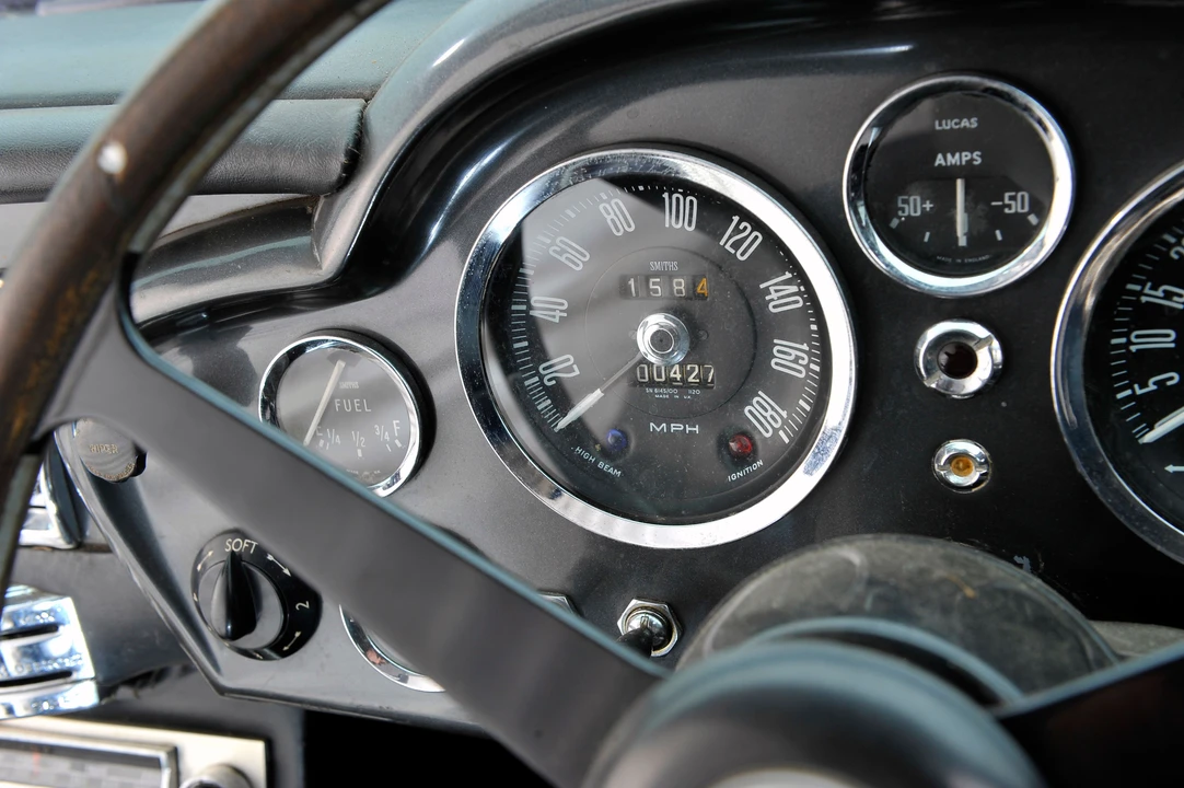 1966 Aston Martin DB6 Vantage - Image 11 of 19