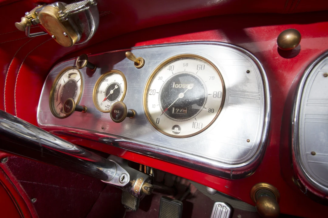 1949 Auburn Speedster - Image 17 of 31
