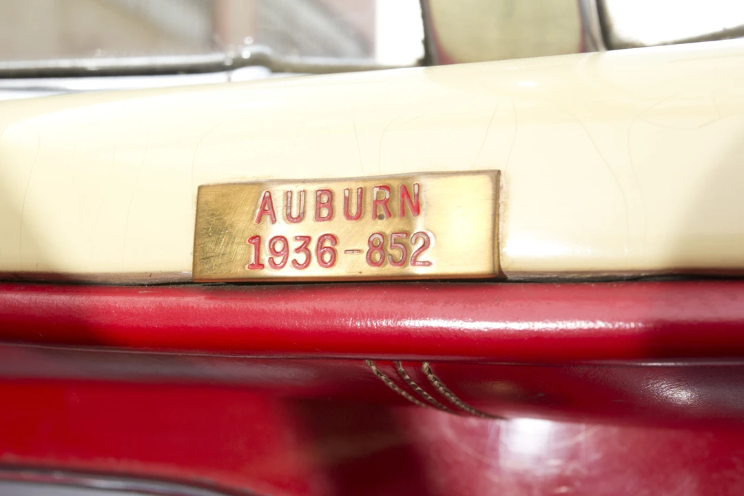 1949 Auburn Speedster - Image 16 of 31