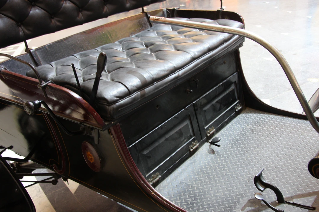 1901 Oldsmobile - Image 6 of 9