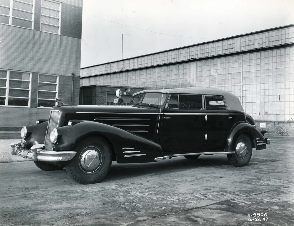 1936 Cadillac Series 70 & 75 - Image 10 of 14