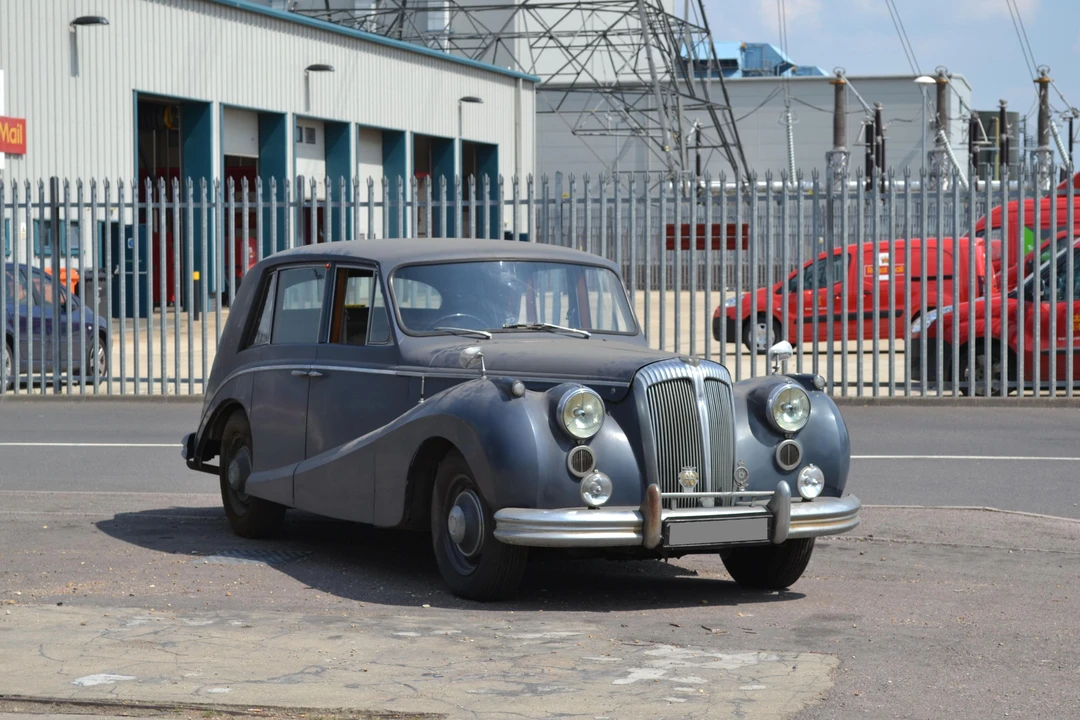 1955 Daimler - Image 8 of 8