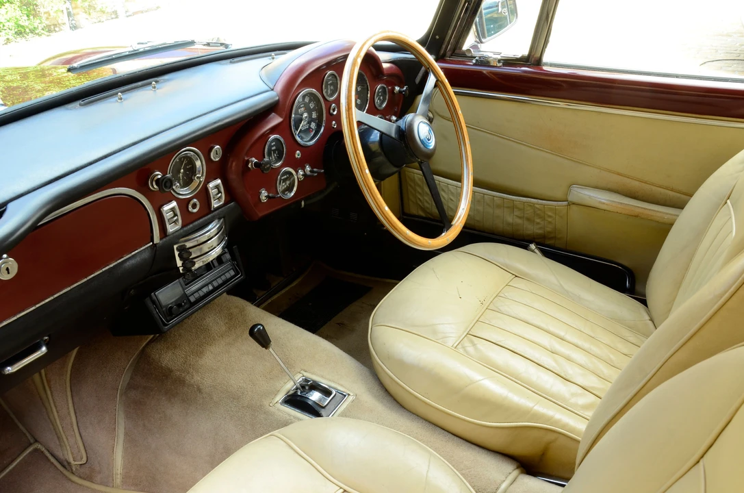 1963 Aston Martin DB5 Convertible - Image 10 of 13